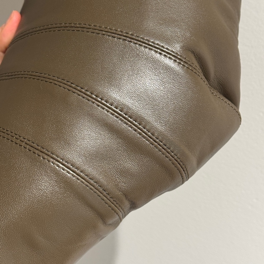 Lemaire Croissant Leather Bag in soft lambskin - Picture 8 of 15